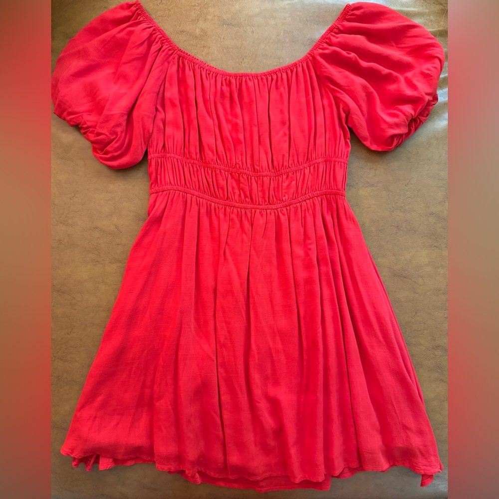 Le Lis Red Babydoll Dress Puff Sleeve Smocked Waist Size Large NWT - Picture 3 of 6